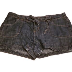 So Blue Jean Shorts Mid-Rise Women 11 Raw Hem 5 Pocket Classic Stretch Denim